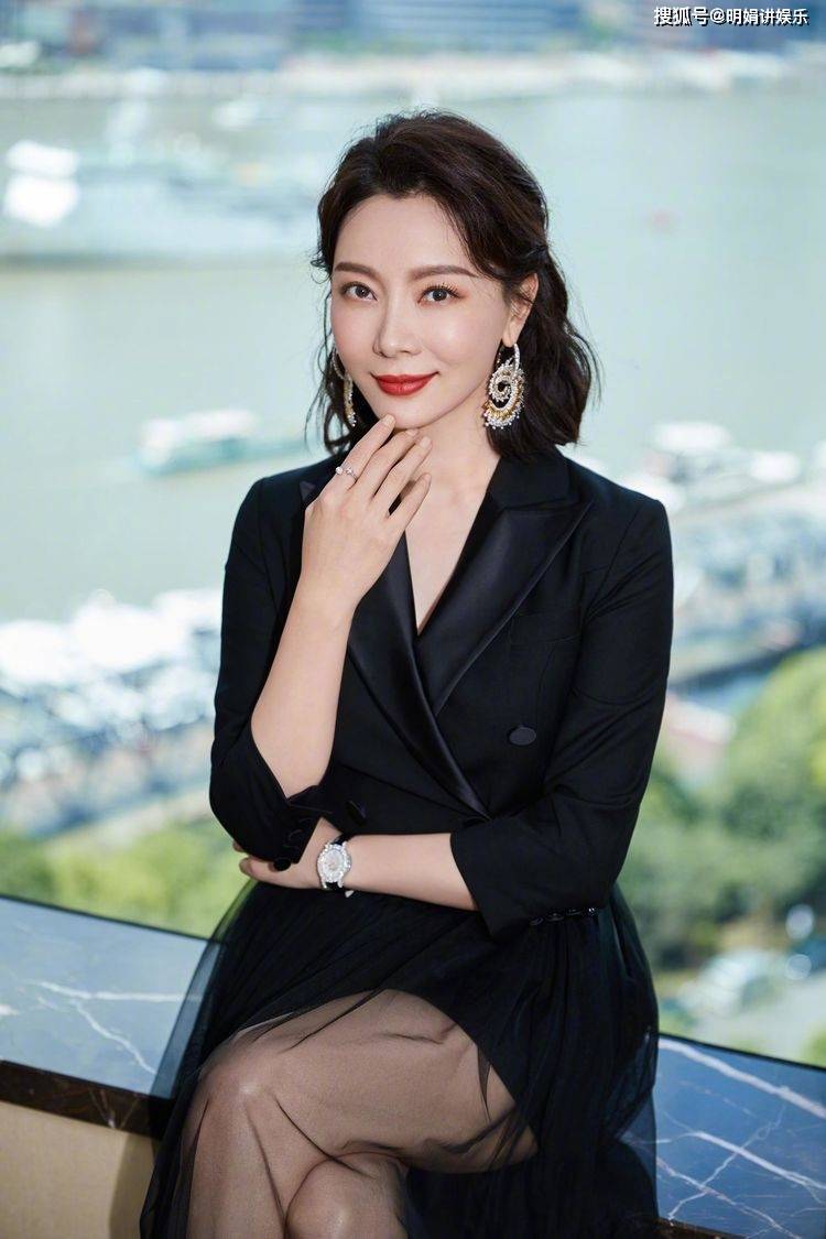 陈数二婚外籍老公意外曝光，没想到竟然是他，怪不得不愿意公开！